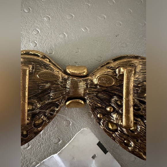 Oscar de la Renta belt buckle - Picture 2 of 2